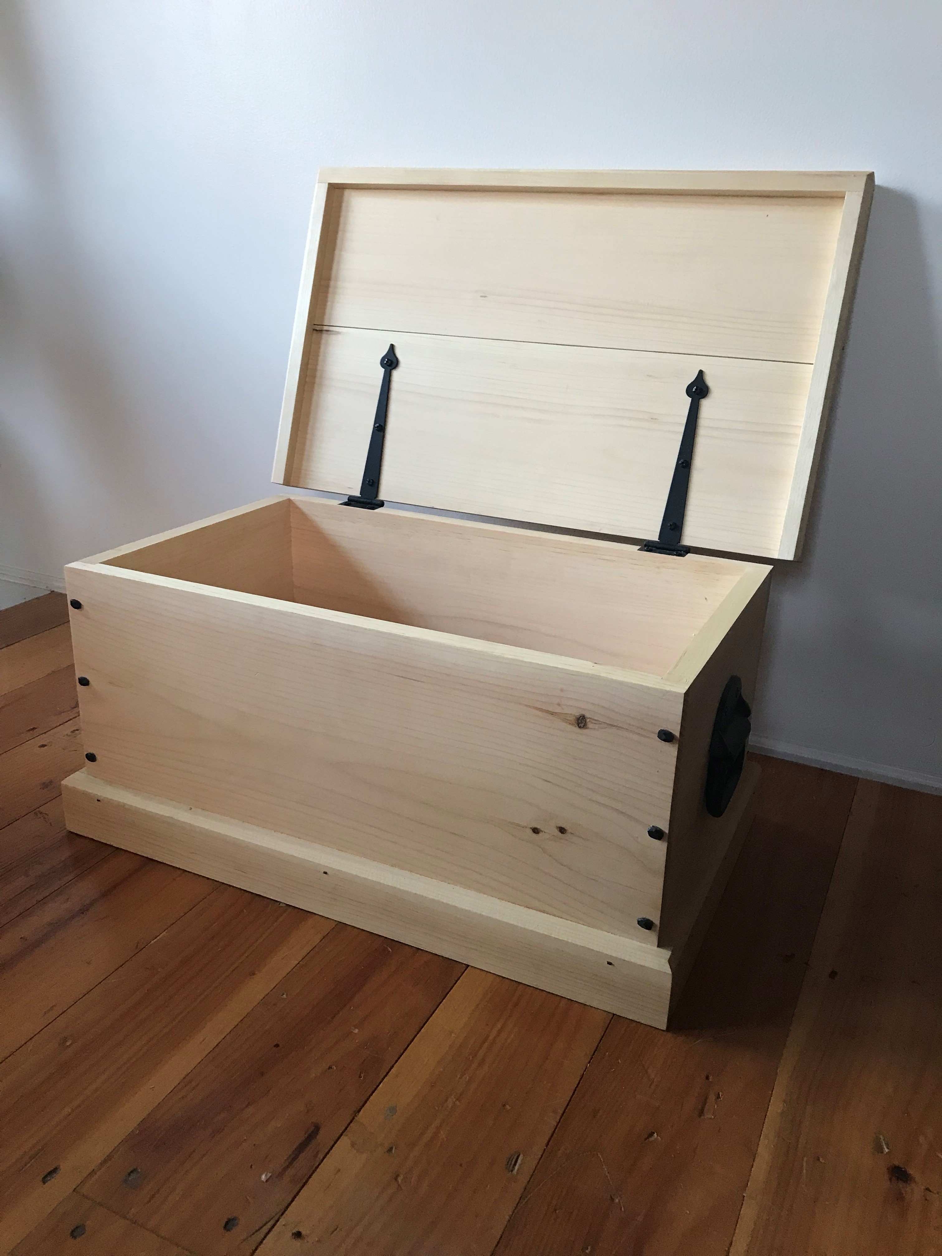 traditional tool chest